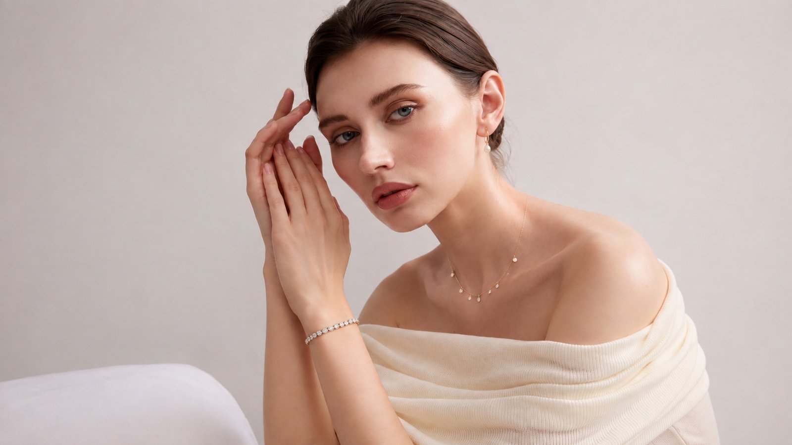 The IT-Girl Guide to Gold & Silver Jewelry: Protection, Energy & Everyday Stacks